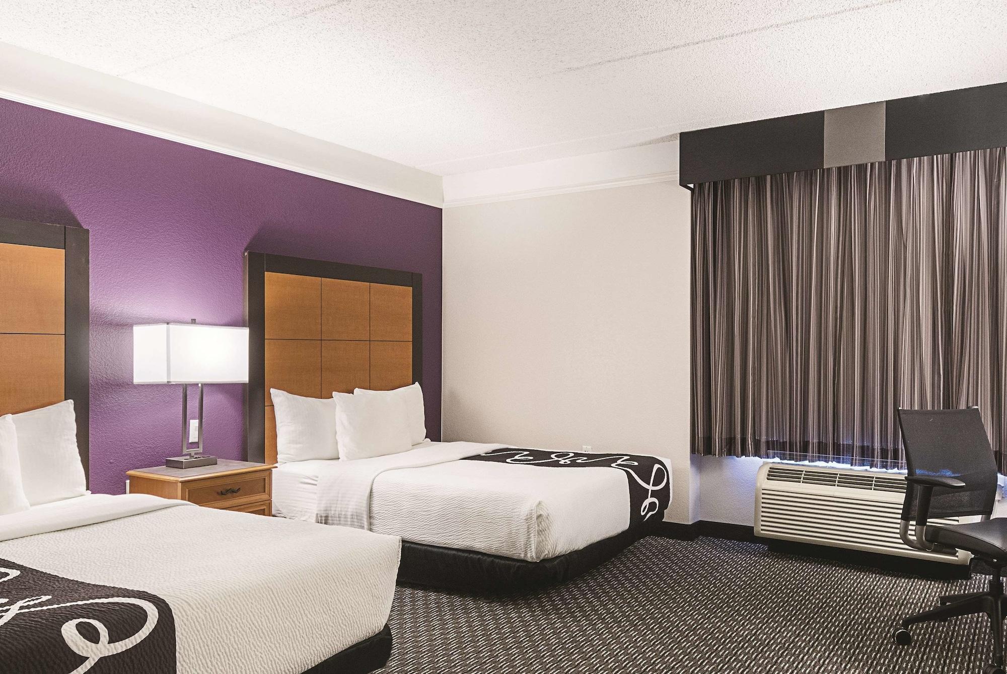 La Quinta Inn & Suites By Wyndham Ontario Airport Bagian luar foto