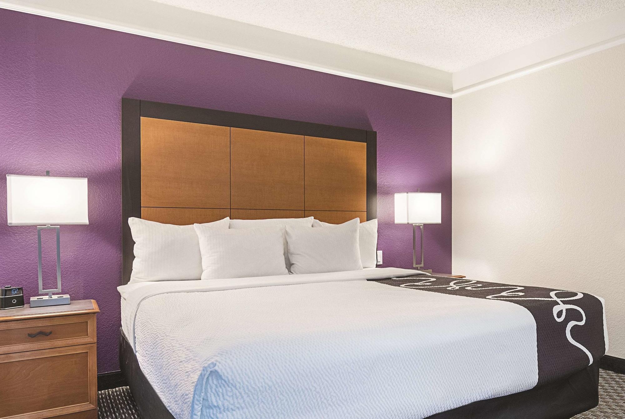 La Quinta Inn & Suites By Wyndham Ontario Airport Bagian luar foto