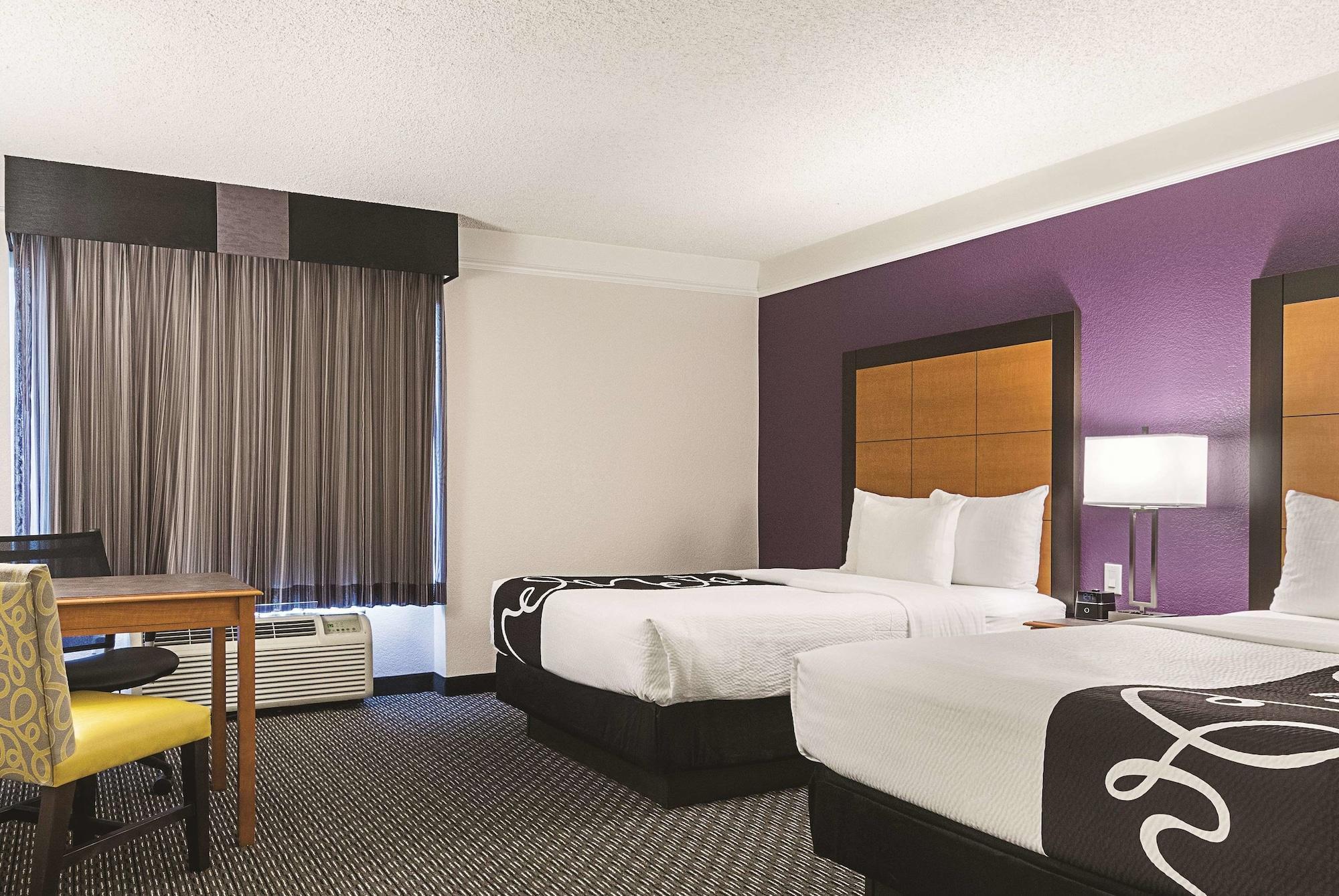 La Quinta Inn & Suites By Wyndham Ontario Airport Bagian luar foto