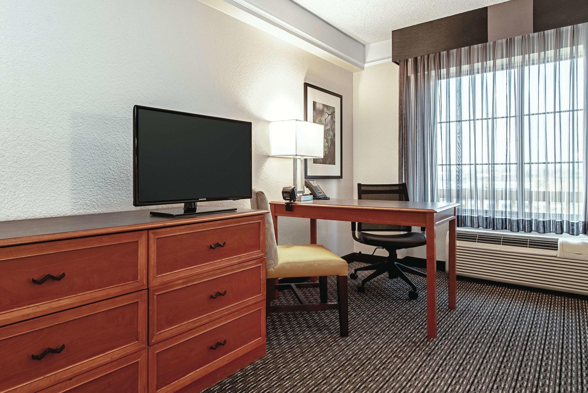 La Quinta Inn & Suites By Wyndham Ontario Airport Bagian luar foto