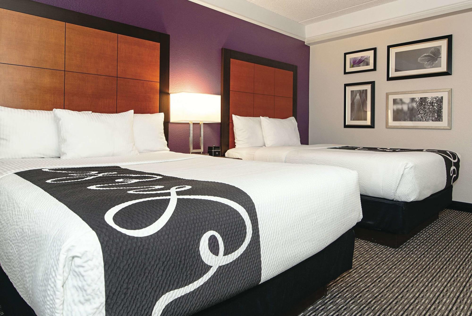 La Quinta Inn & Suites By Wyndham Ontario Airport Bagian luar foto