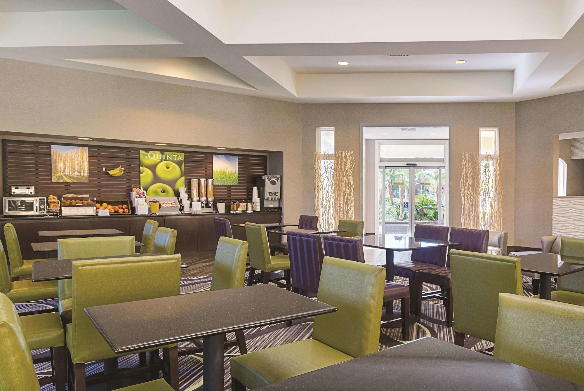 La Quinta Inn & Suites By Wyndham Ontario Airport Bagian luar foto