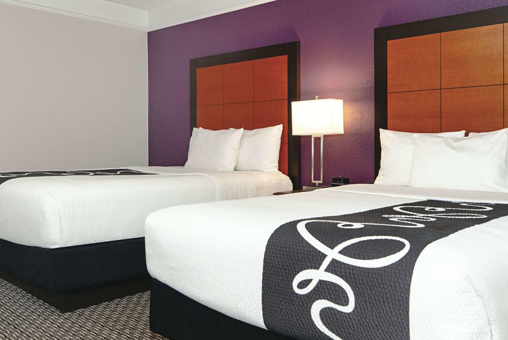 La Quinta Inn & Suites By Wyndham Ontario Airport Bagian luar foto