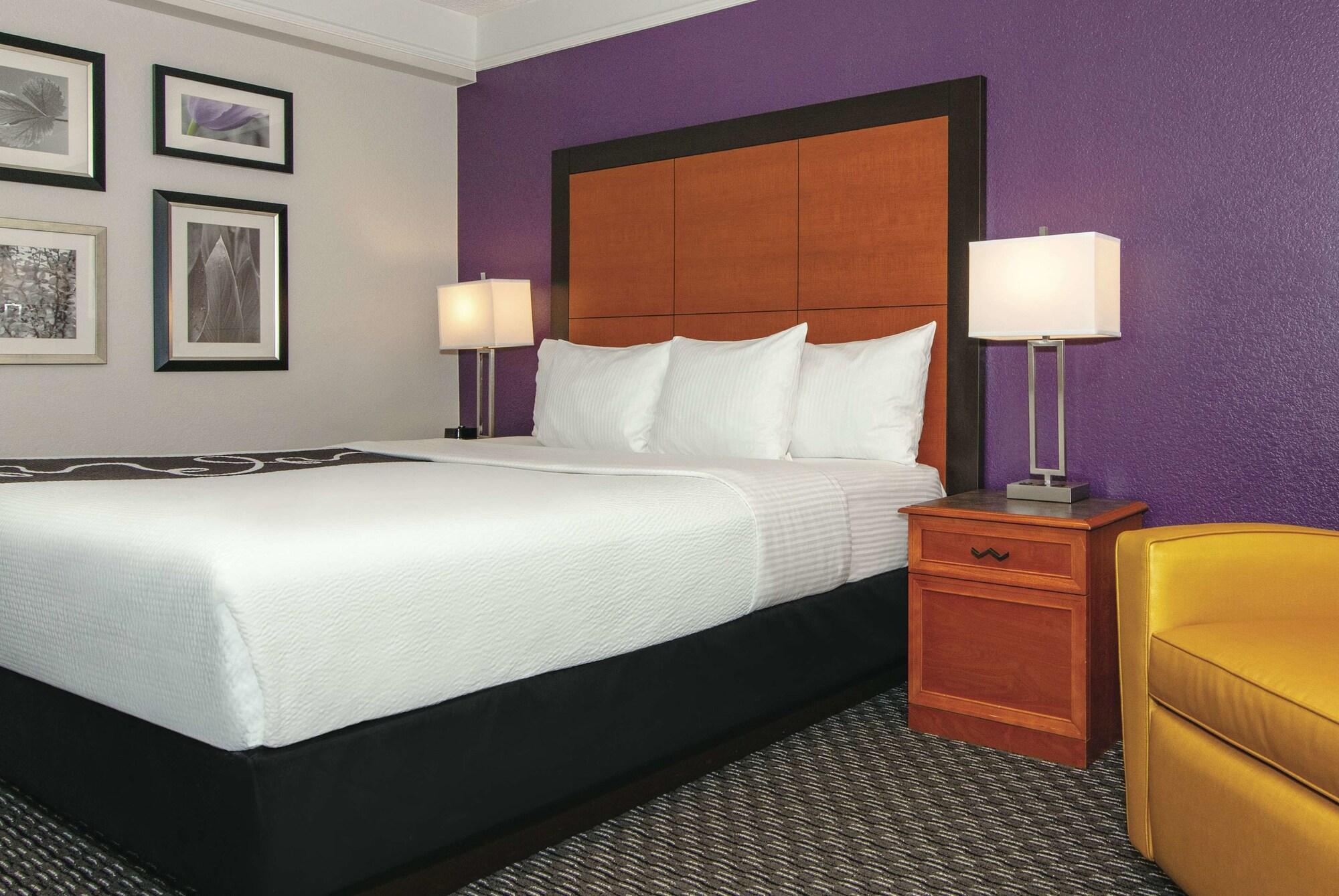 La Quinta Inn & Suites By Wyndham Ontario Airport Bagian luar foto