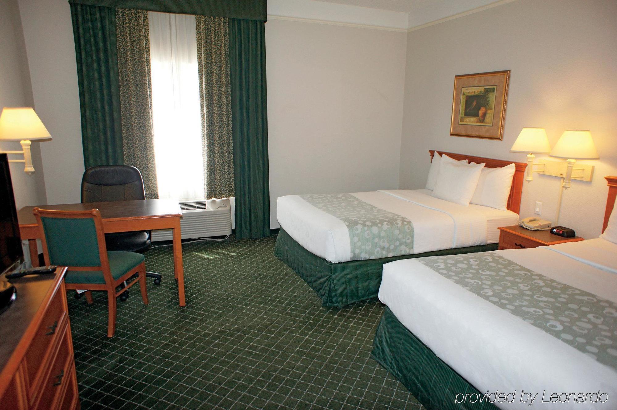 La Quinta Inn & Suites By Wyndham Ontario Airport Bagian luar foto