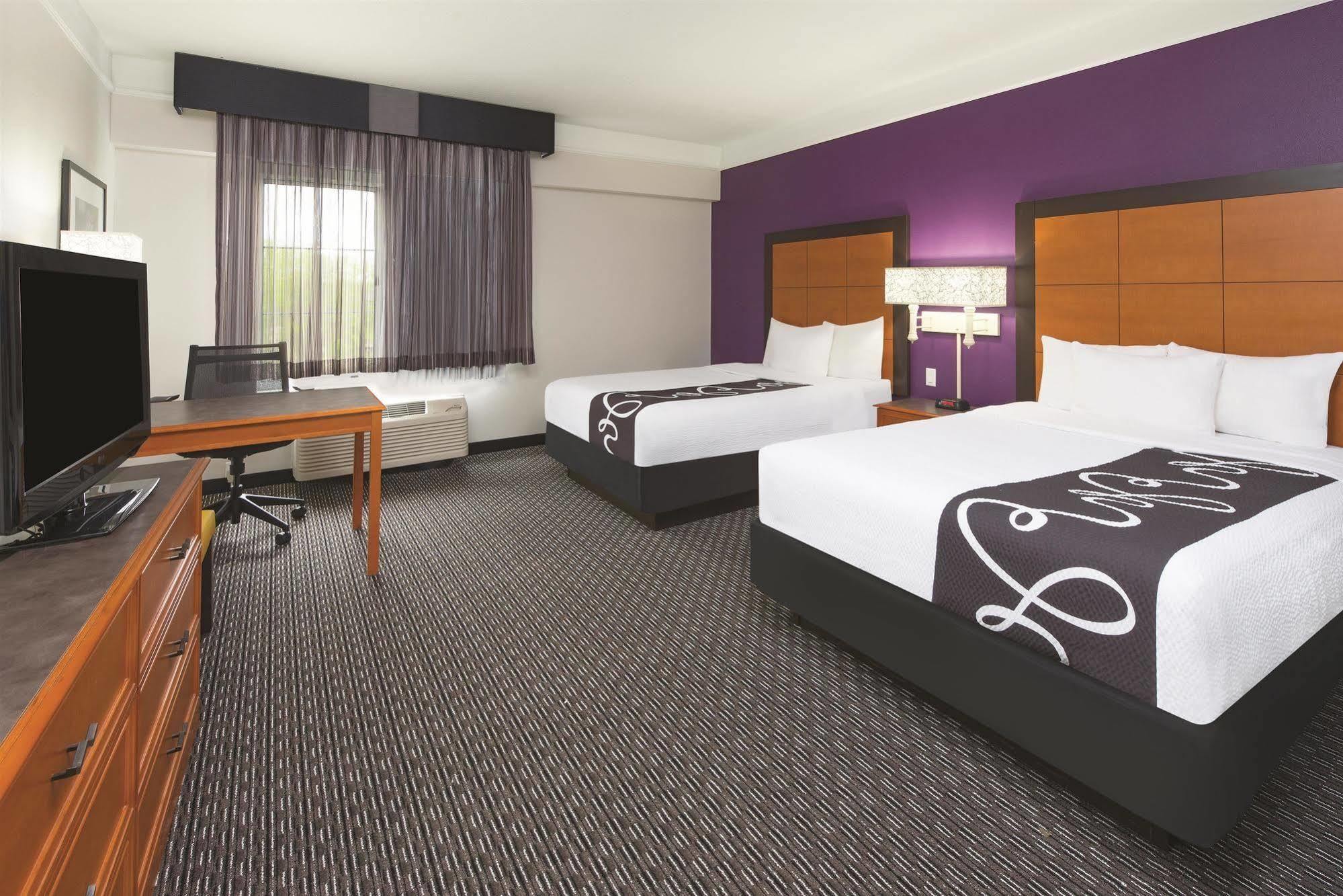 La Quinta Inn & Suites By Wyndham Ontario Airport Bagian luar foto