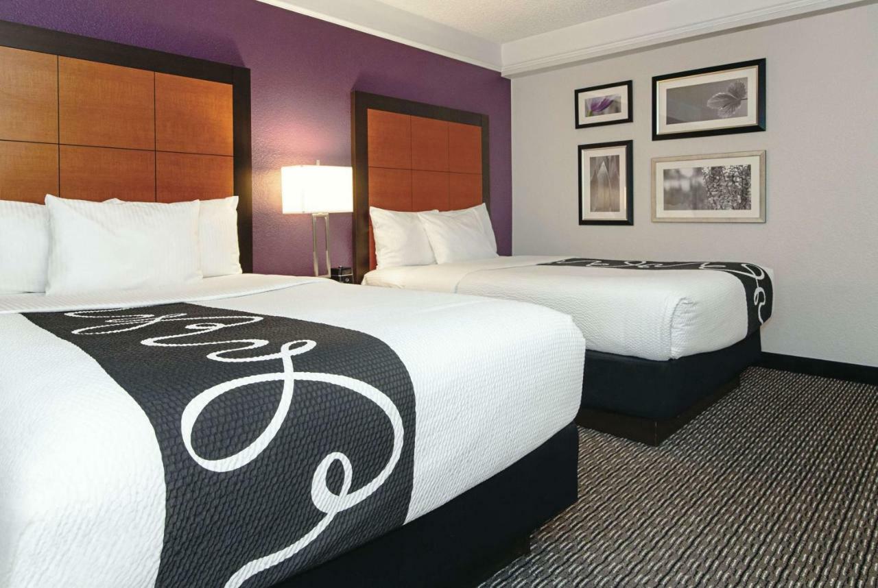La Quinta Inn & Suites By Wyndham Ontario Airport Bagian luar foto